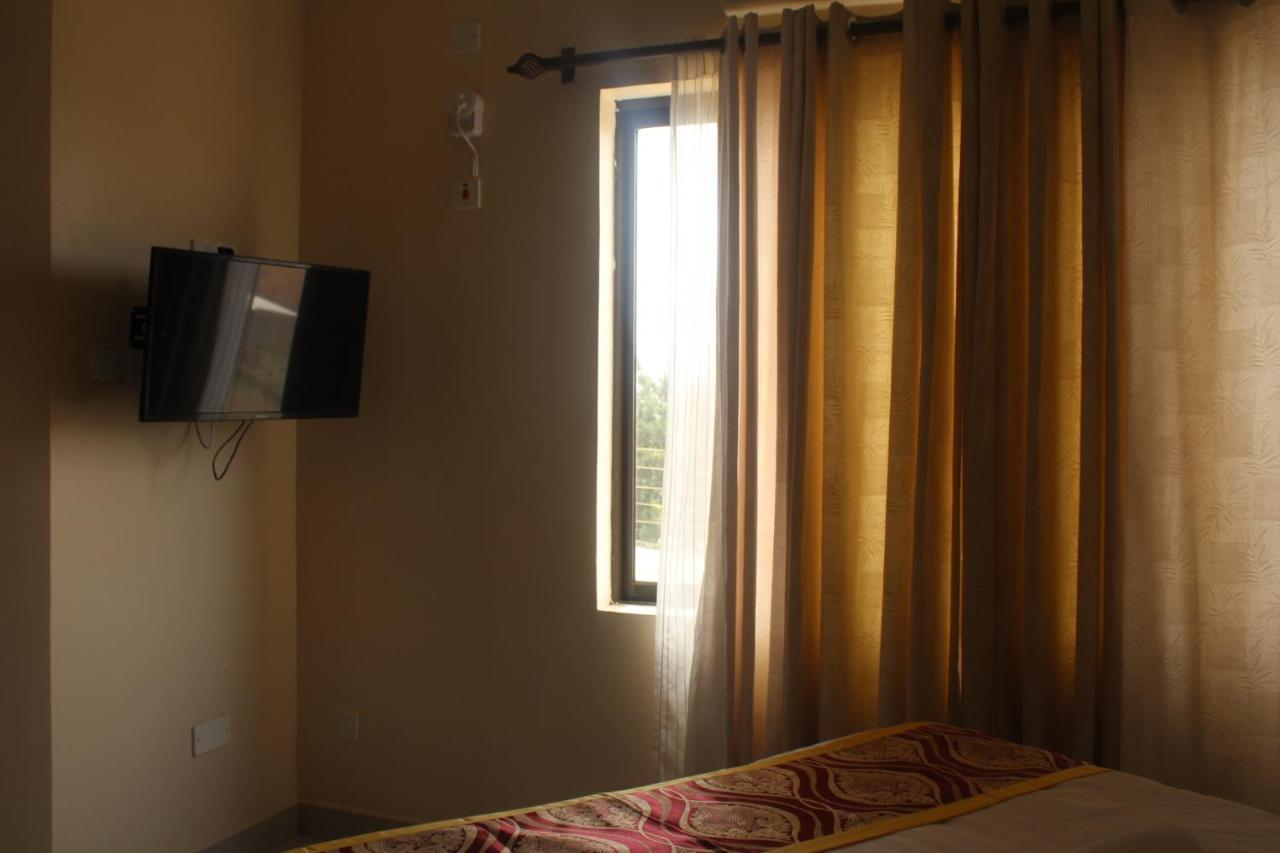 Prinias Hotel Кисуму Экстерьер фото