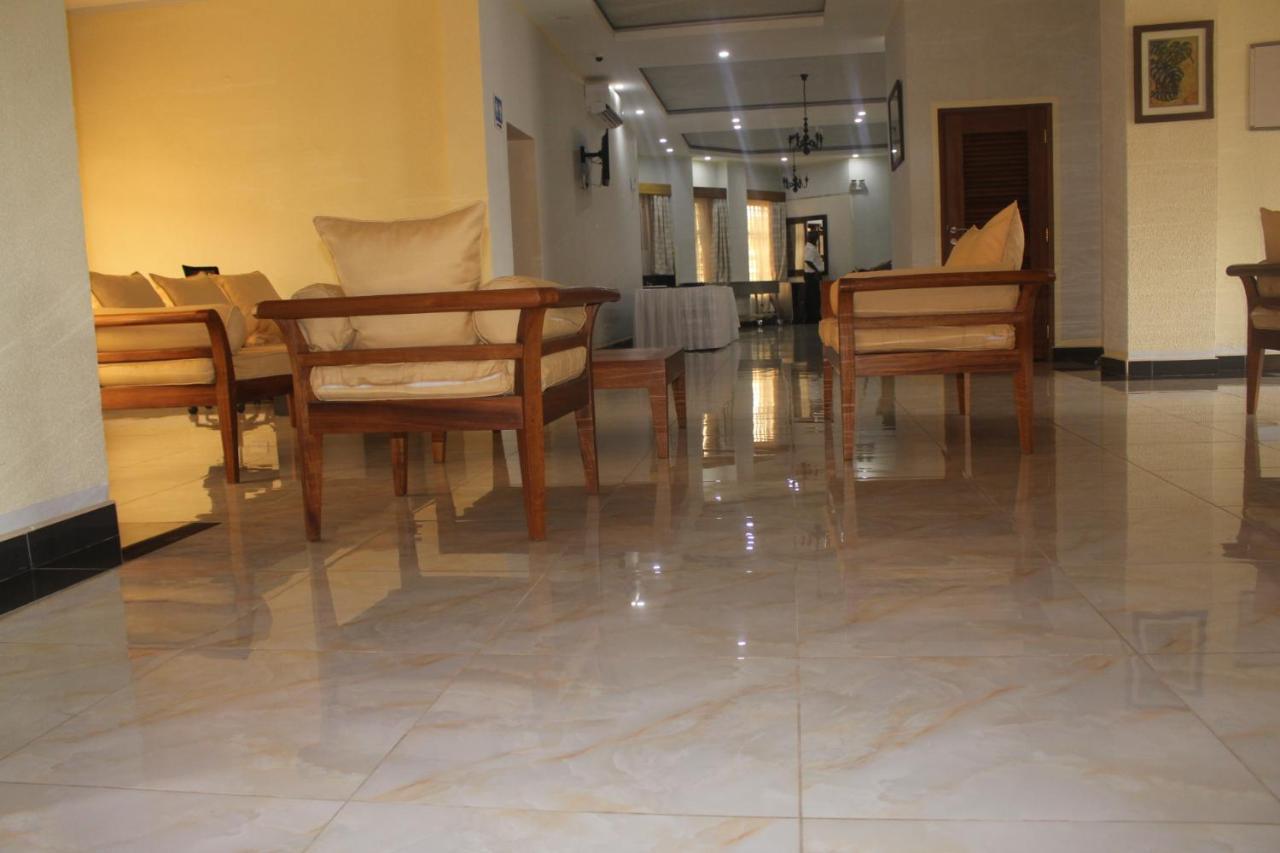 Prinias Hotel Кисуму Экстерьер фото