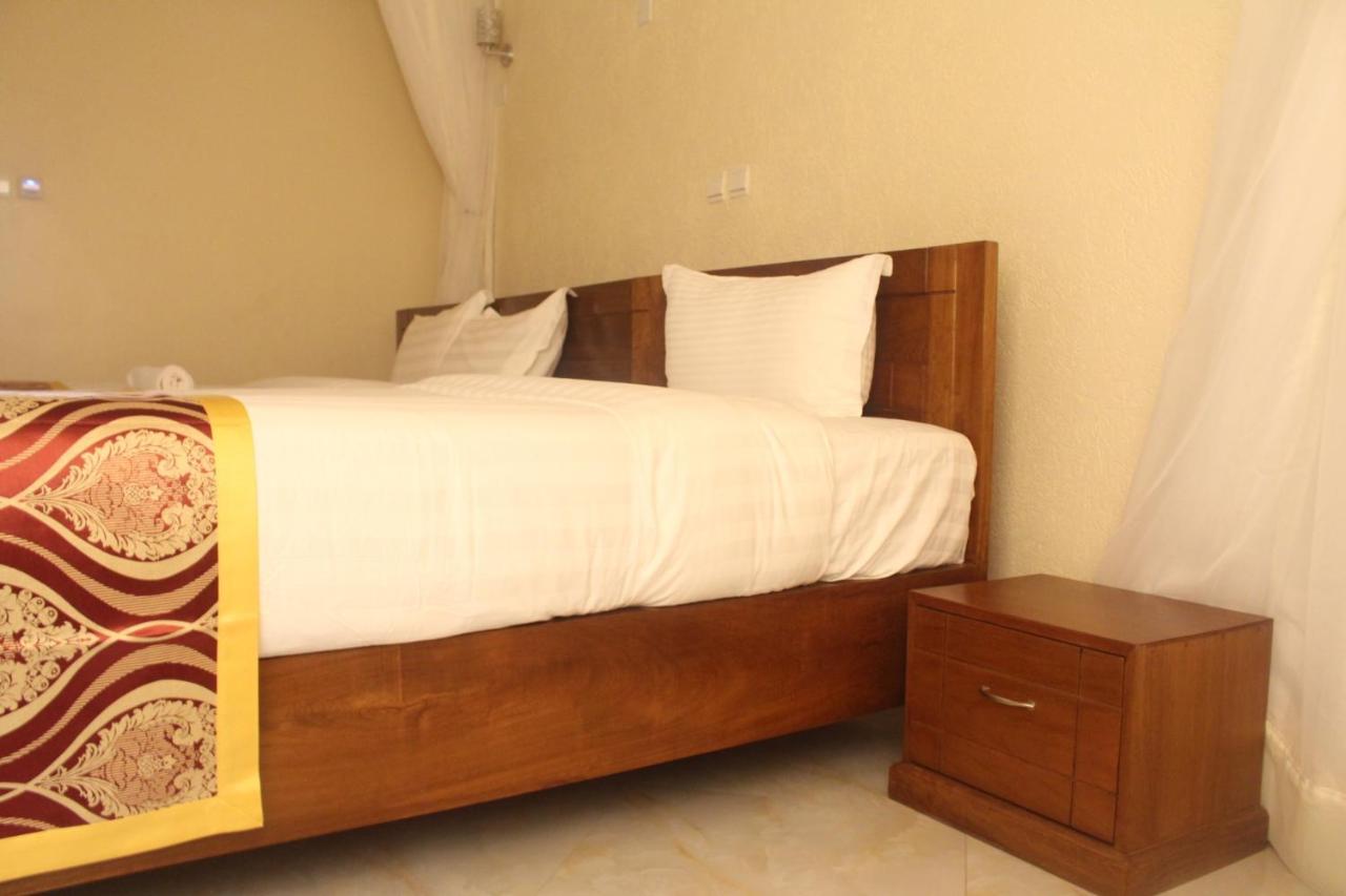 Prinias Hotel Кисуму Экстерьер фото