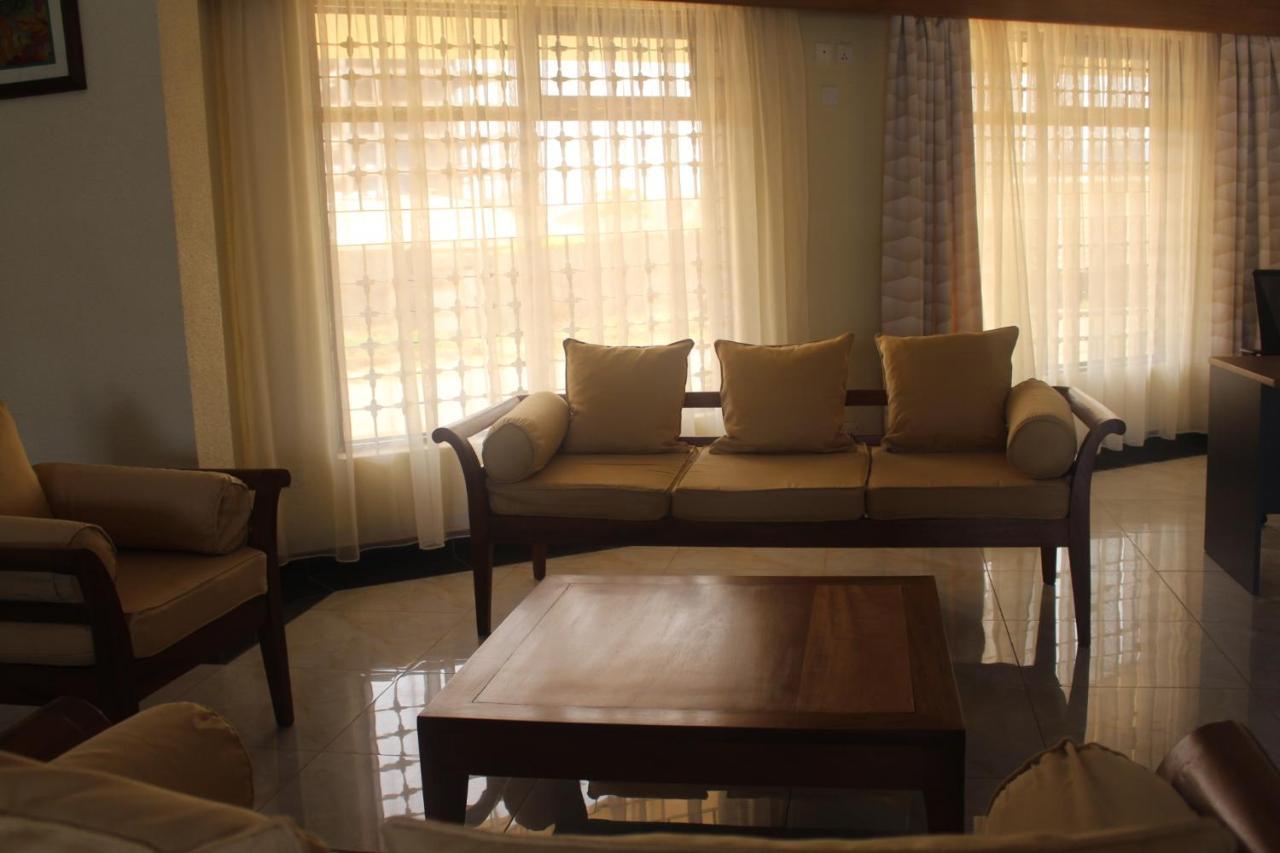 Prinias Hotel Кисуму Экстерьер фото