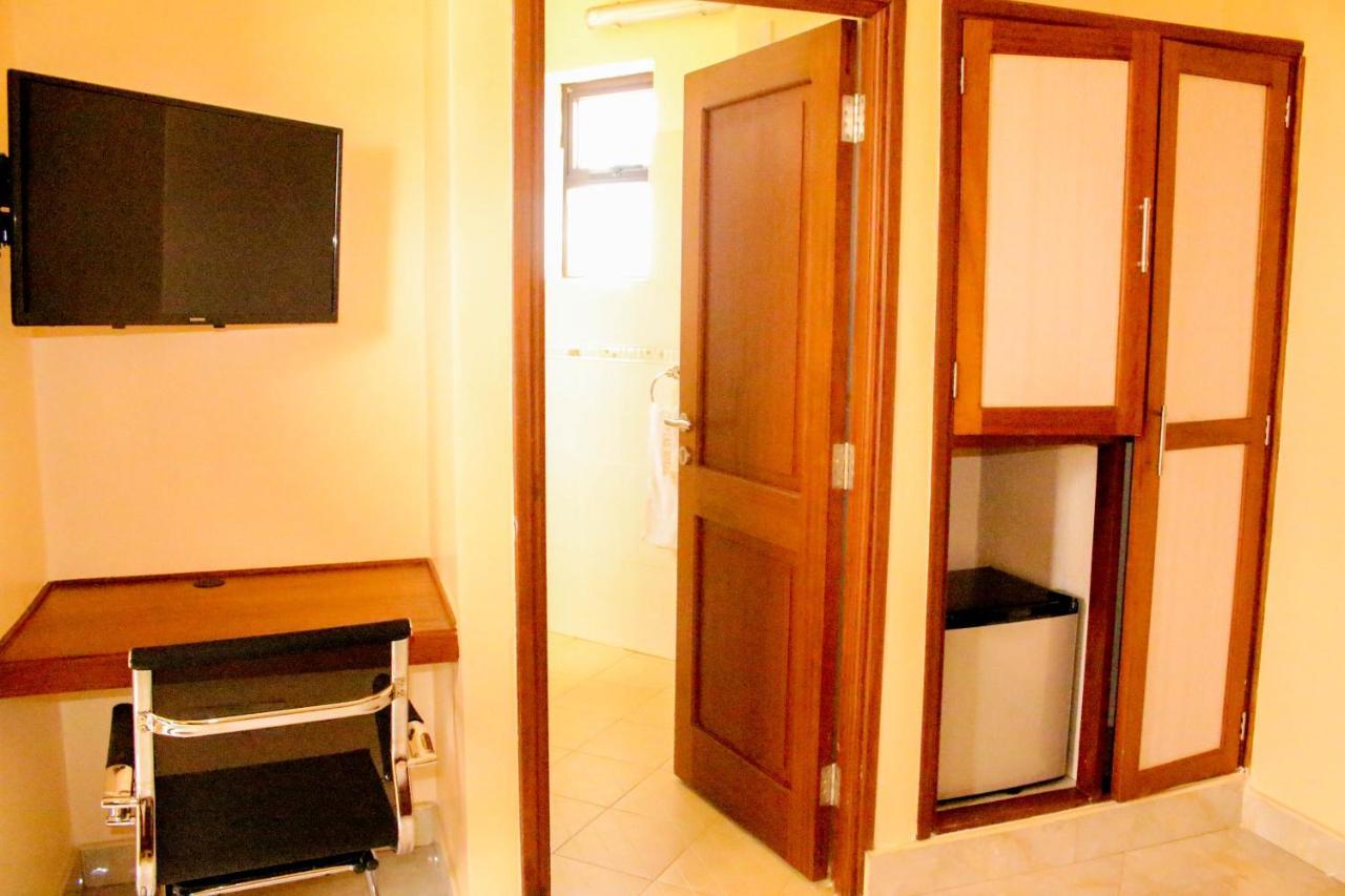Prinias Hotel Кисуму Экстерьер фото