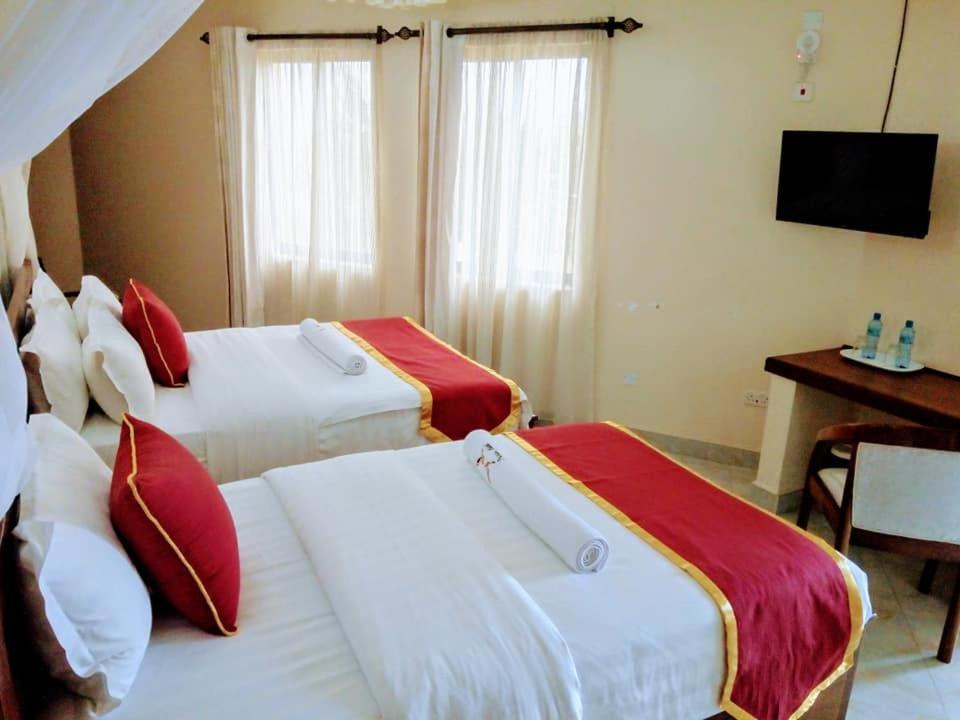 Prinias Hotel Кисуму Экстерьер фото